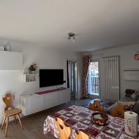 Trilocale Centro Cervinia Διαμέρισμα